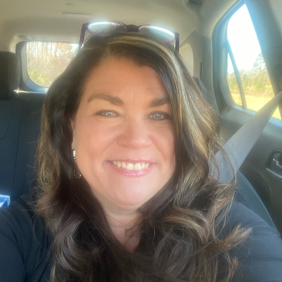 Meet your Posher, Renee - Picture 2 of 2